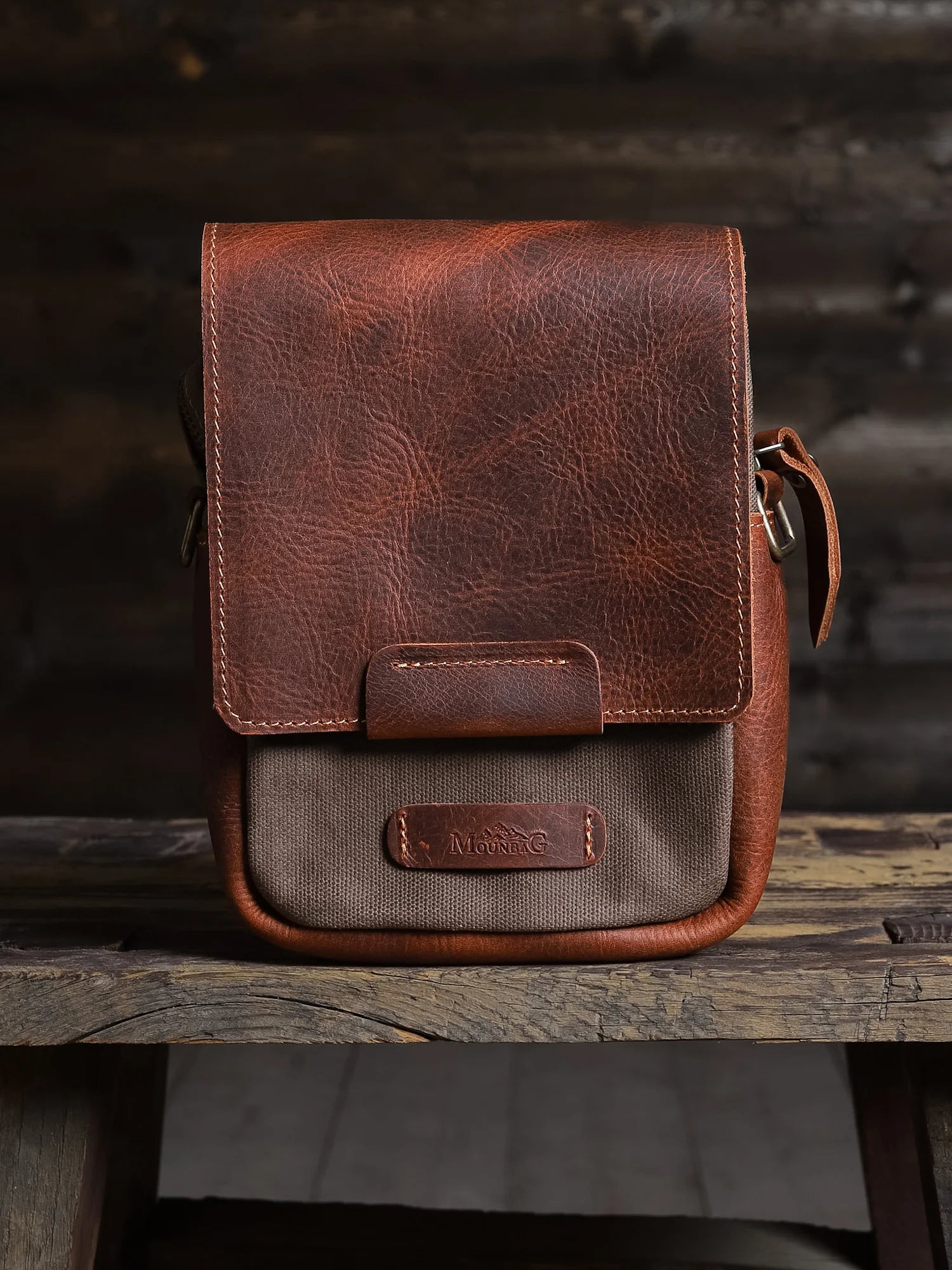 Petra Çapraz Omuz Çantası