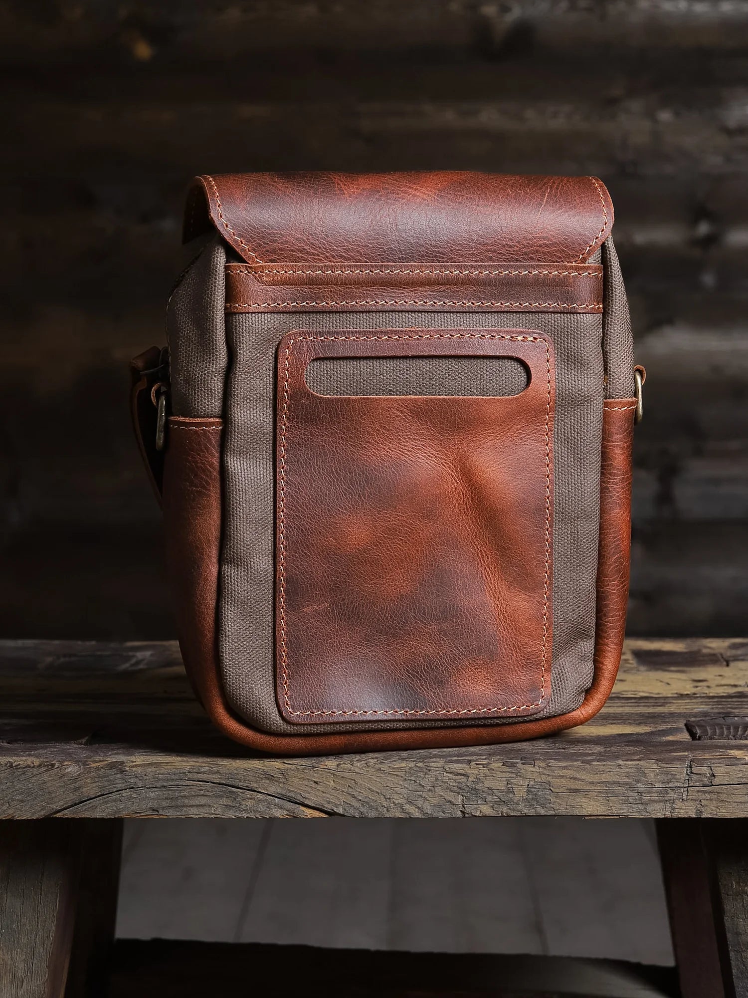 Petra Çapraz Omuz Çantası