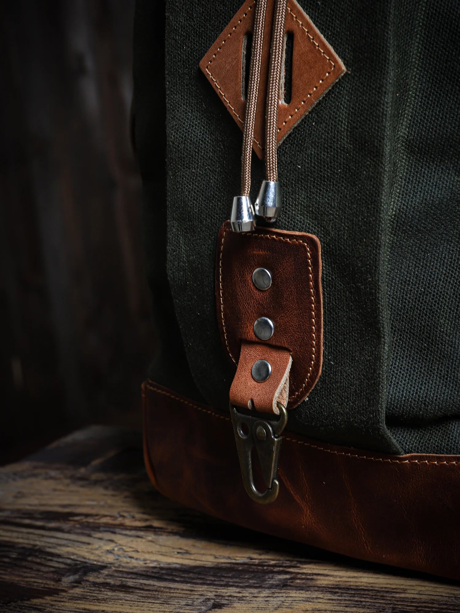 Amanos El Yapımı Hakiki Deri Mumlu Kanvas Bushcraft Çantası