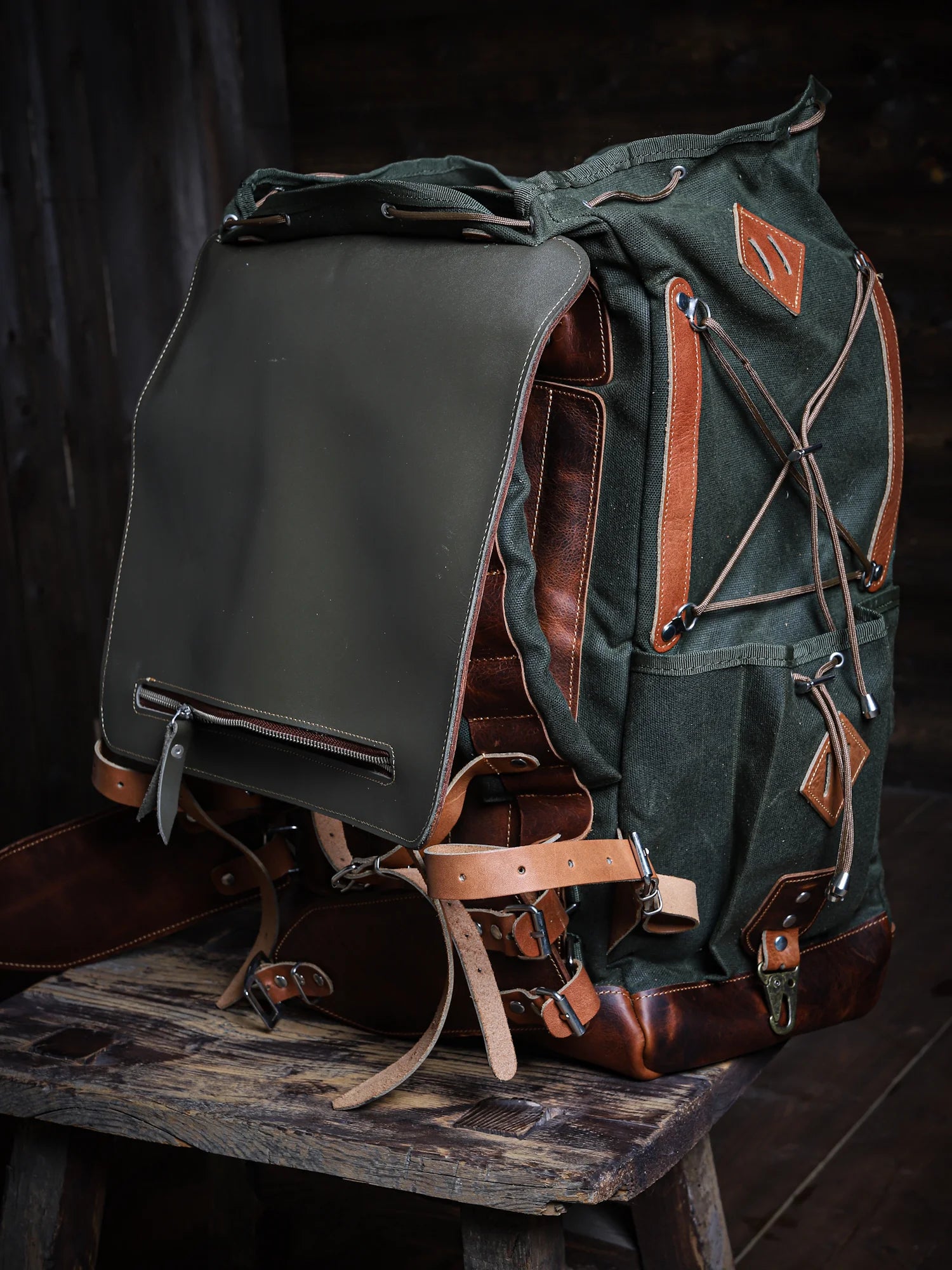 Amanos El Yapımı Hakiki Deri Mumlu Kanvas Bushcraft Çantası