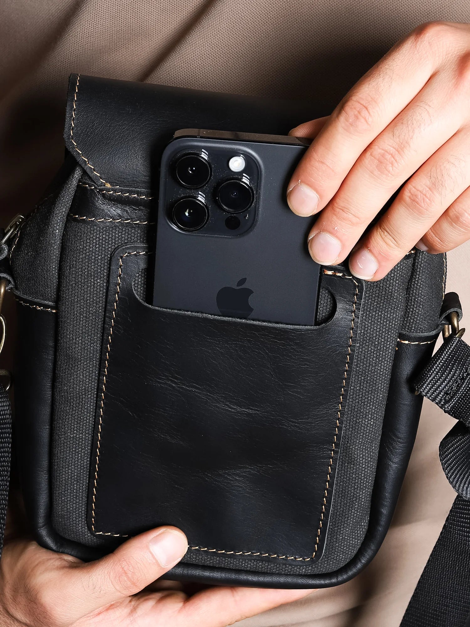 Petra Çapraz Omuz Çantası