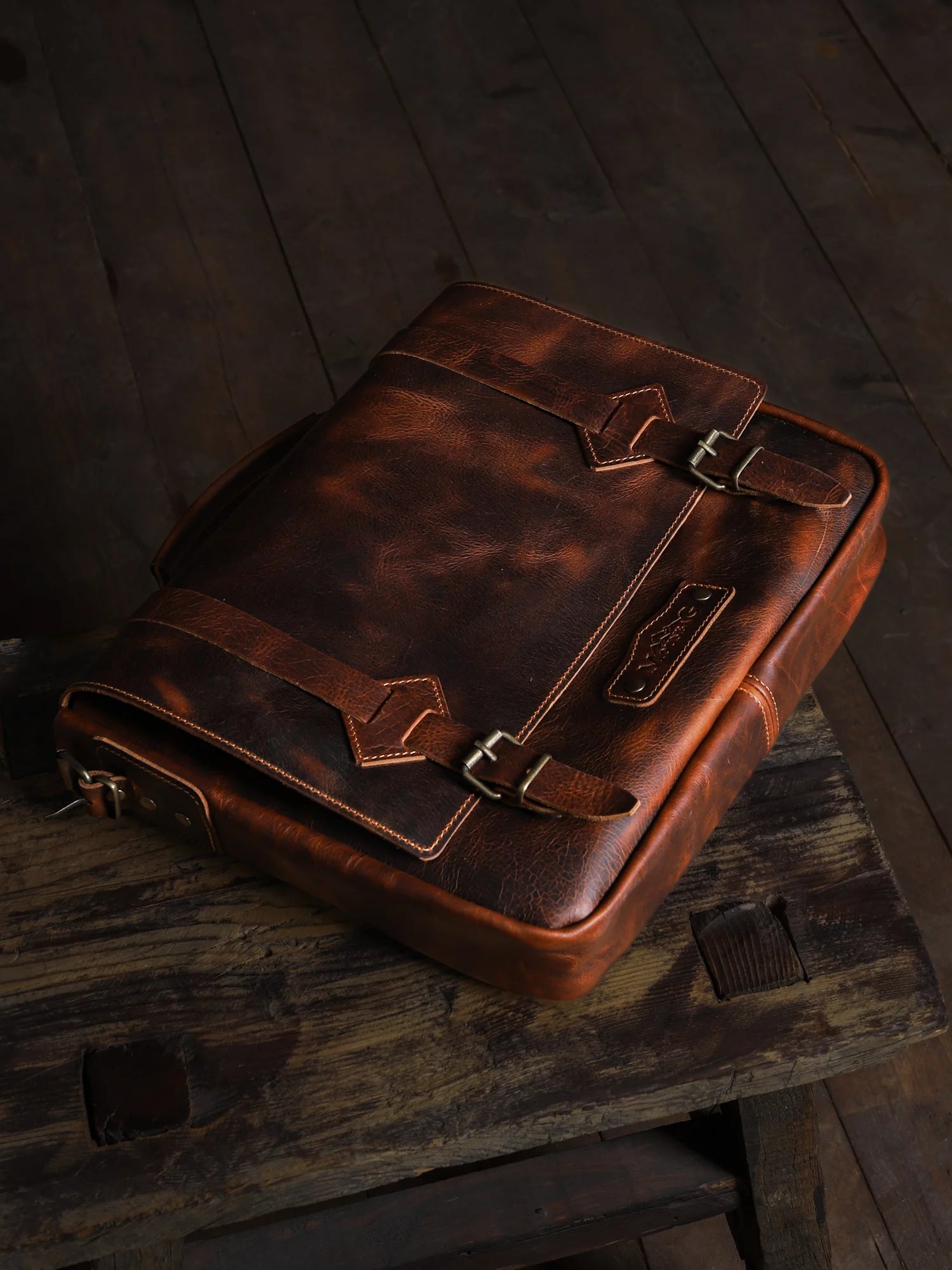 Pergamon Deri Postacı Çantası