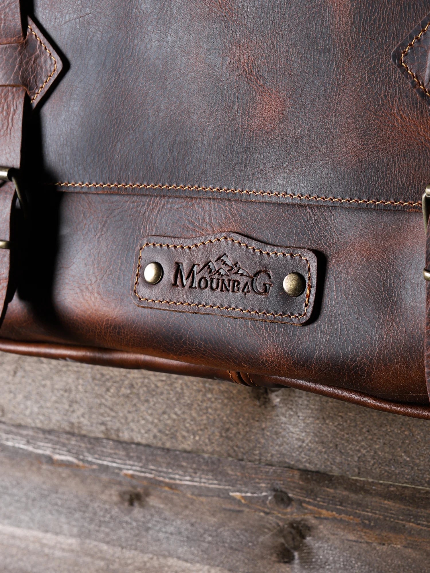 Pergamon Deri Postacı Çantası