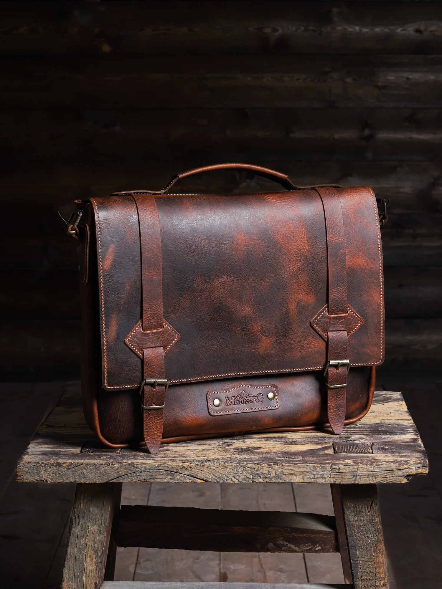 Pergamon Deri Postacı Çantası