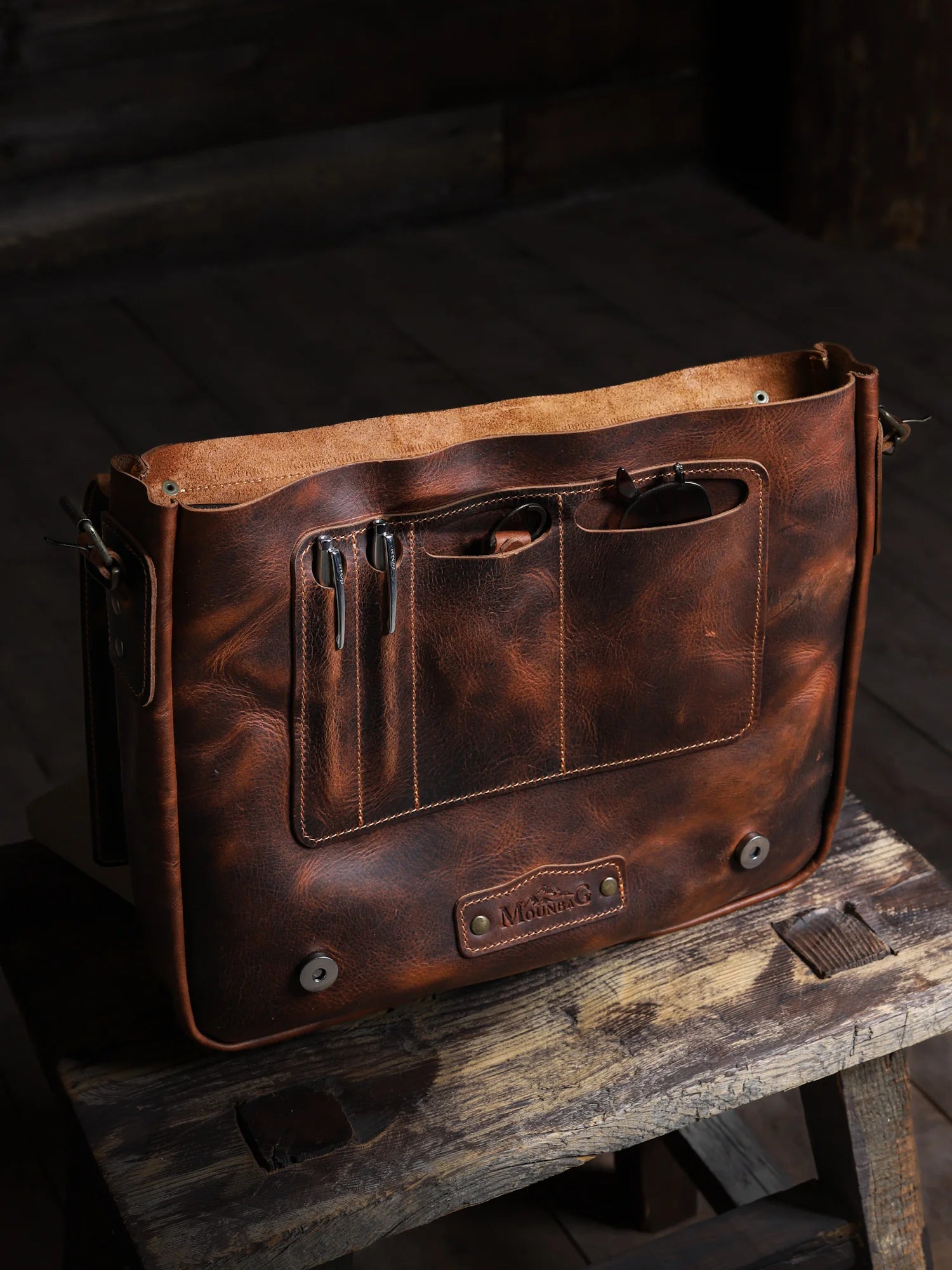 Pergamon Deri Postacı Çantası