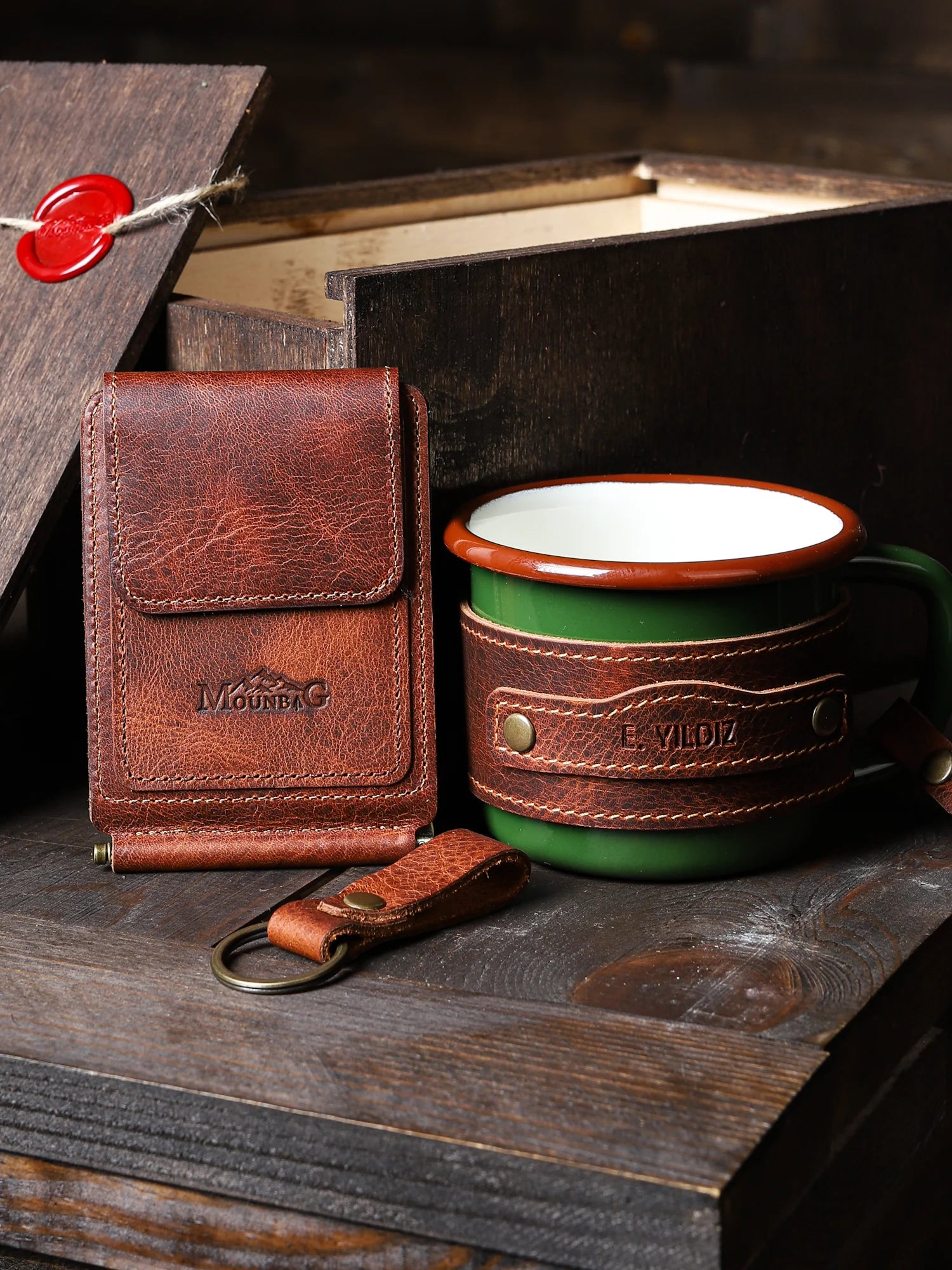 Deri Kaplı Emaye Kupa Bardak & Magnesia Nakit Klipsli Cüzdan Seti