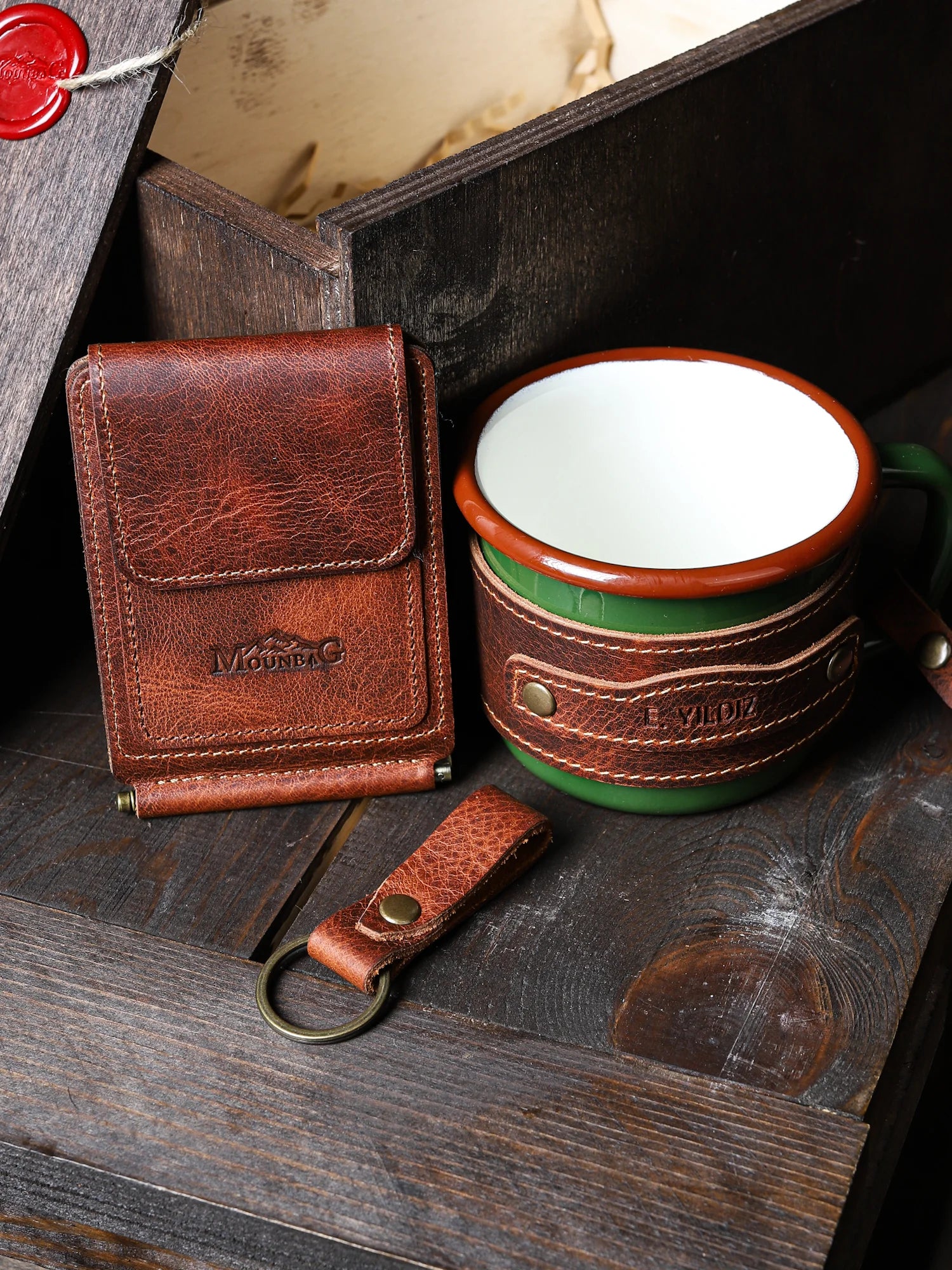Deri Kaplı Emaye Kupa Bardak & Magnesia Nakit Klipsli Cüzdan Seti
