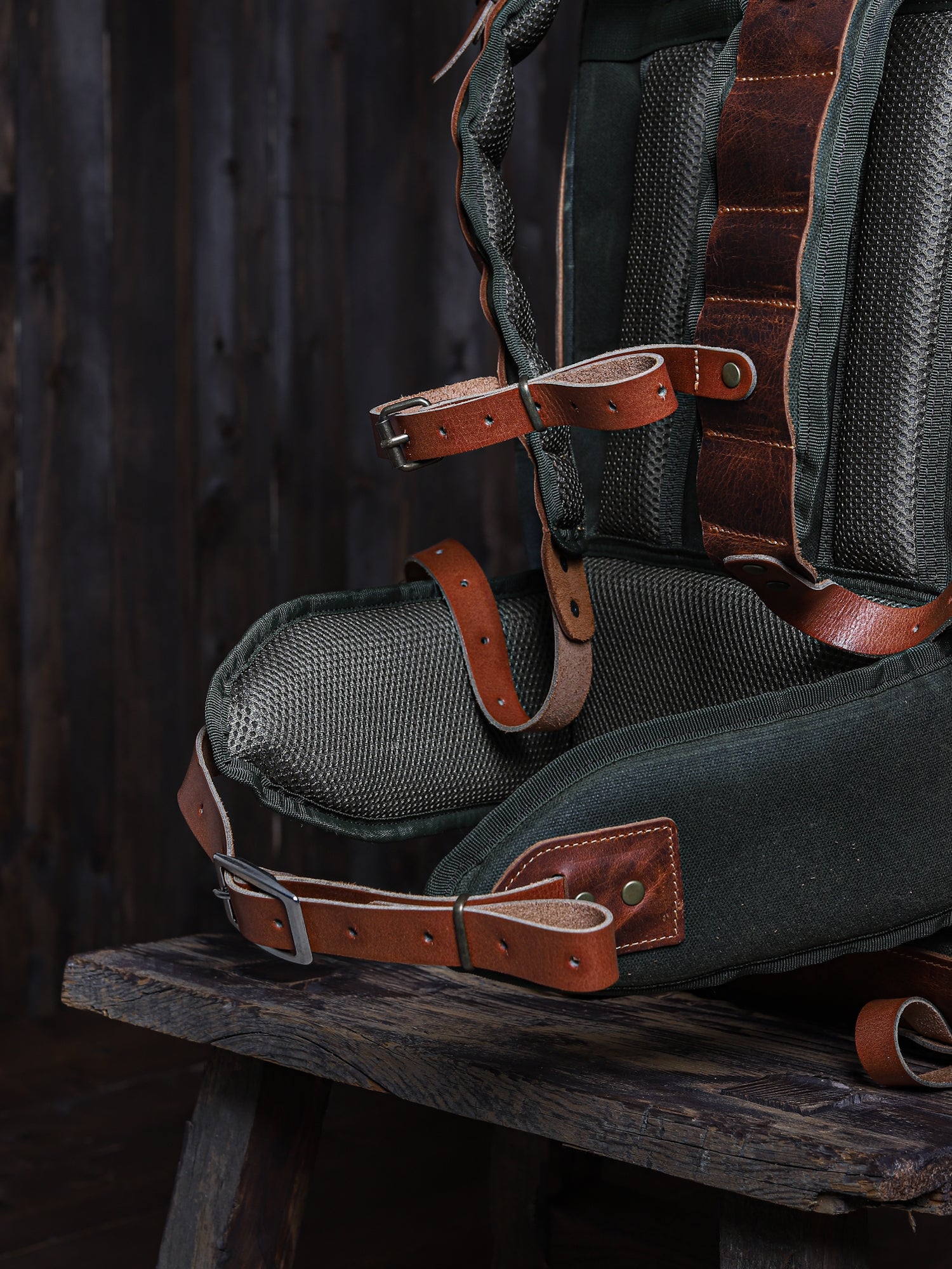 Bushcraft Pro El Yapımı Hakiki Deri Mumlu Kanvas Kamp Çantası - Koyu Haki