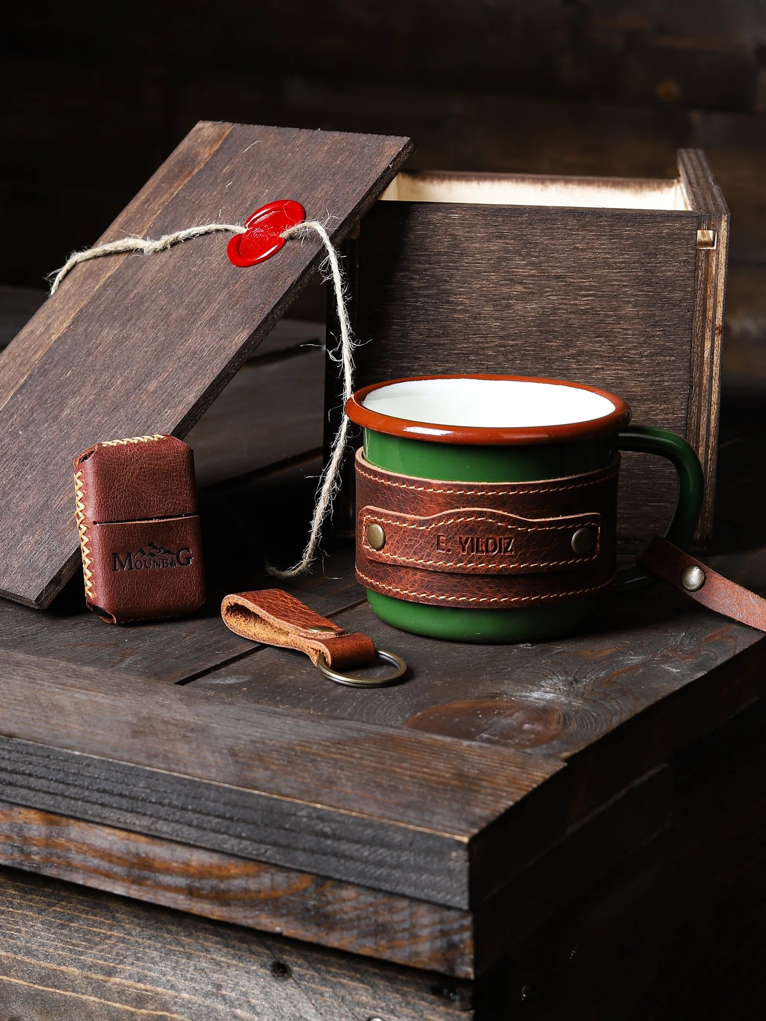 Deri Kaplı Emaye Kupa Bardak & Deri Kaplı Çakmak Seti