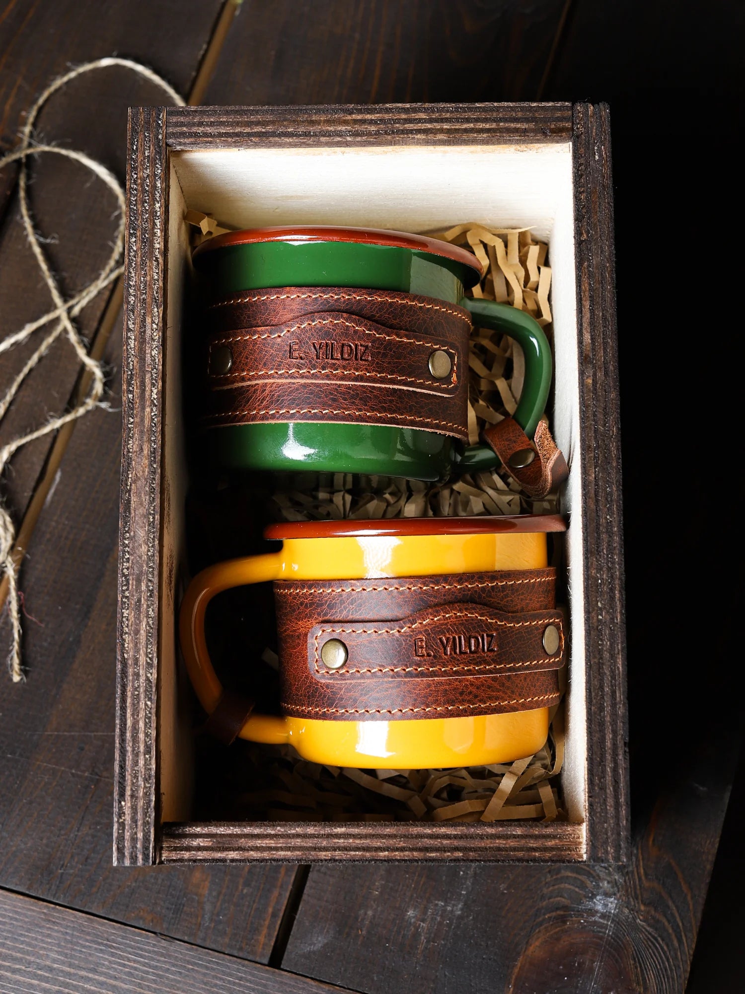 İkili Deri Kaplı Emaye Kupa Bardak Seti