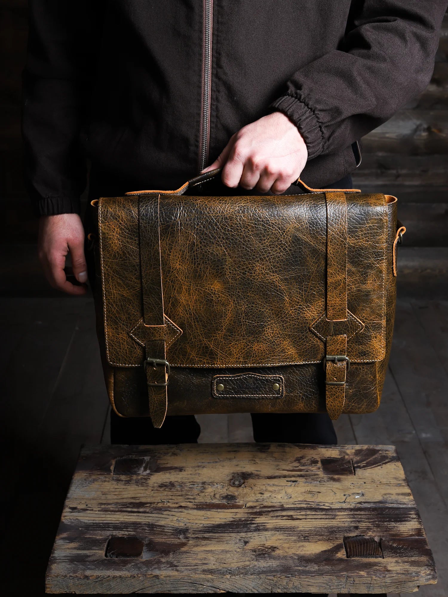 Pergamon Réserve Deri Postacı Çantası