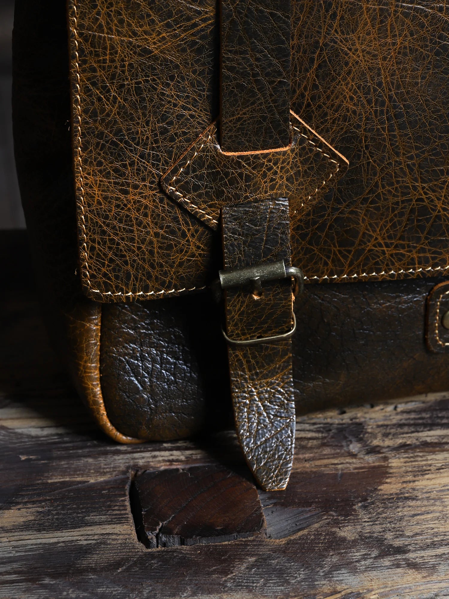 Pergamon Réserve Deri Postacı Çantası