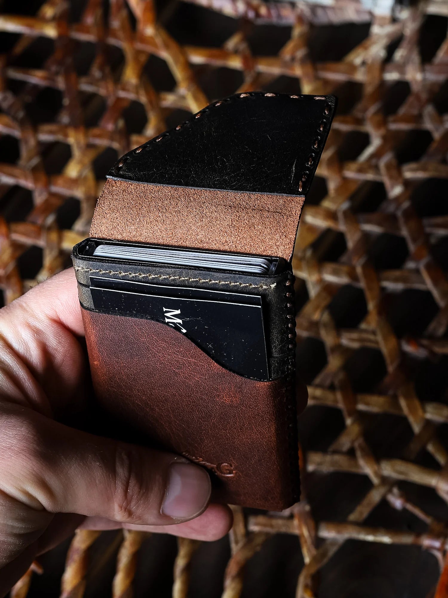 Sardes Mekanizmalı Deri Kartlık