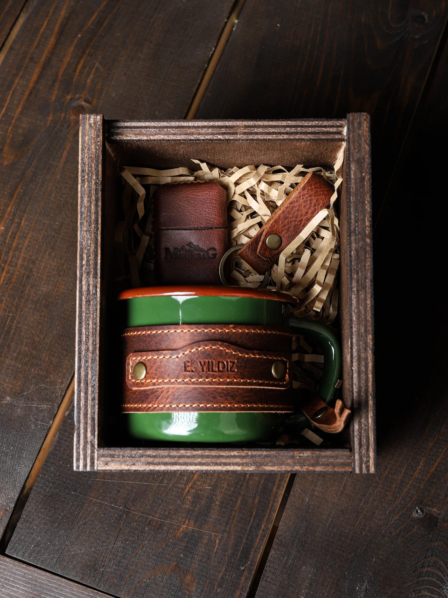 Deri Kaplı Emaye Kupa Bardak & Deri Kaplı Çakmak Seti