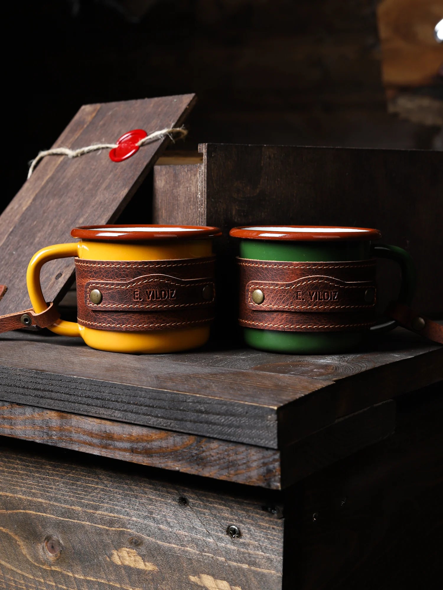 İkili Deri Kaplı Emaye Kupa Bardak Seti