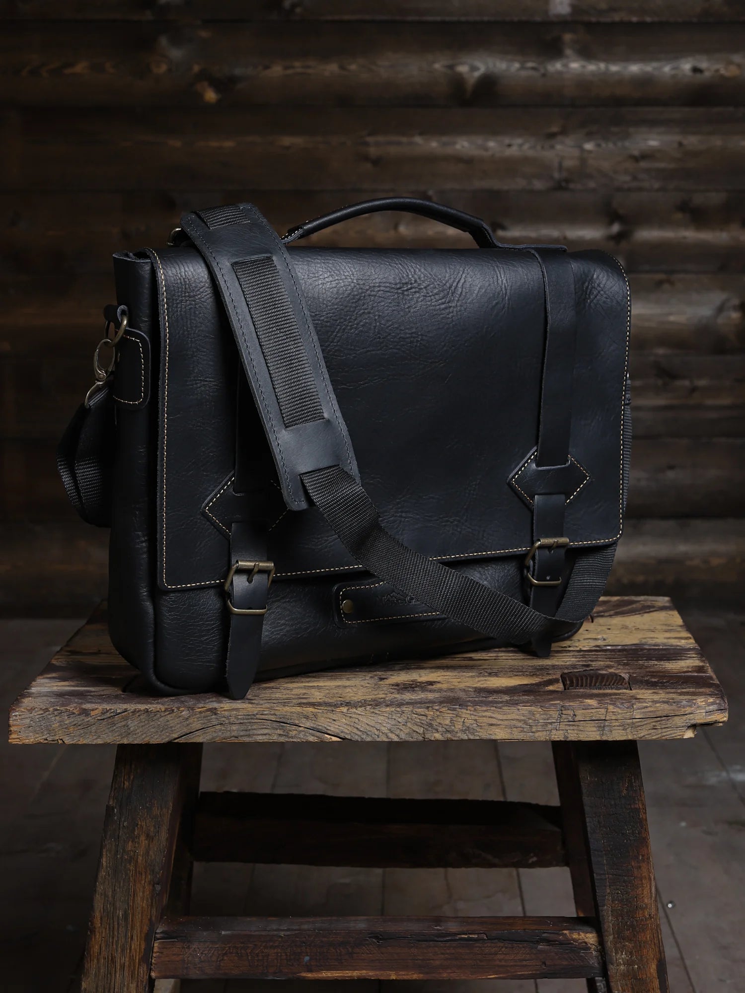 Pergamon Deri Postacı Çantası