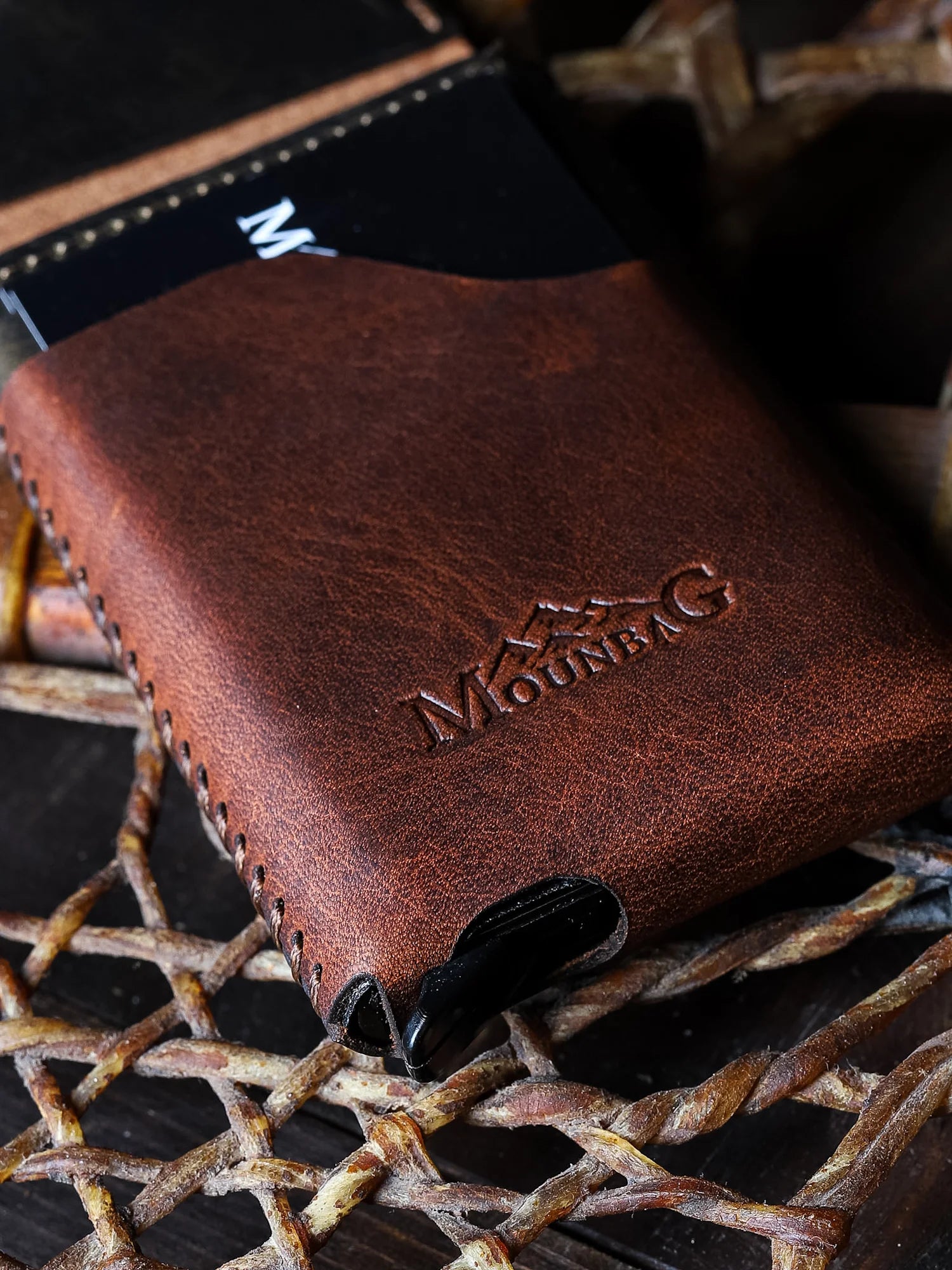 Sardes Mekanizmalı Deri Kartlık