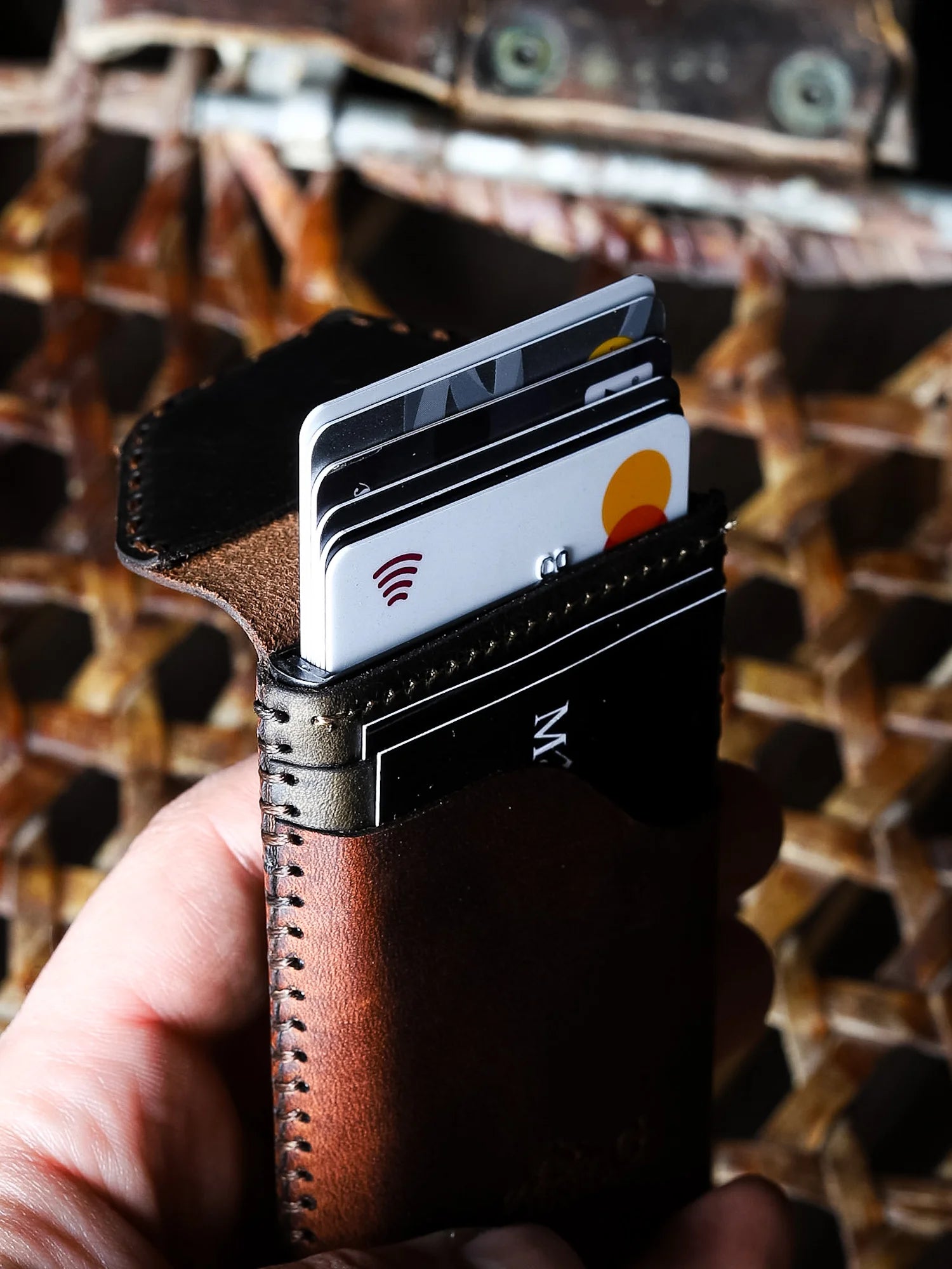 Sardes Mekanizmalı Deri Kartlık