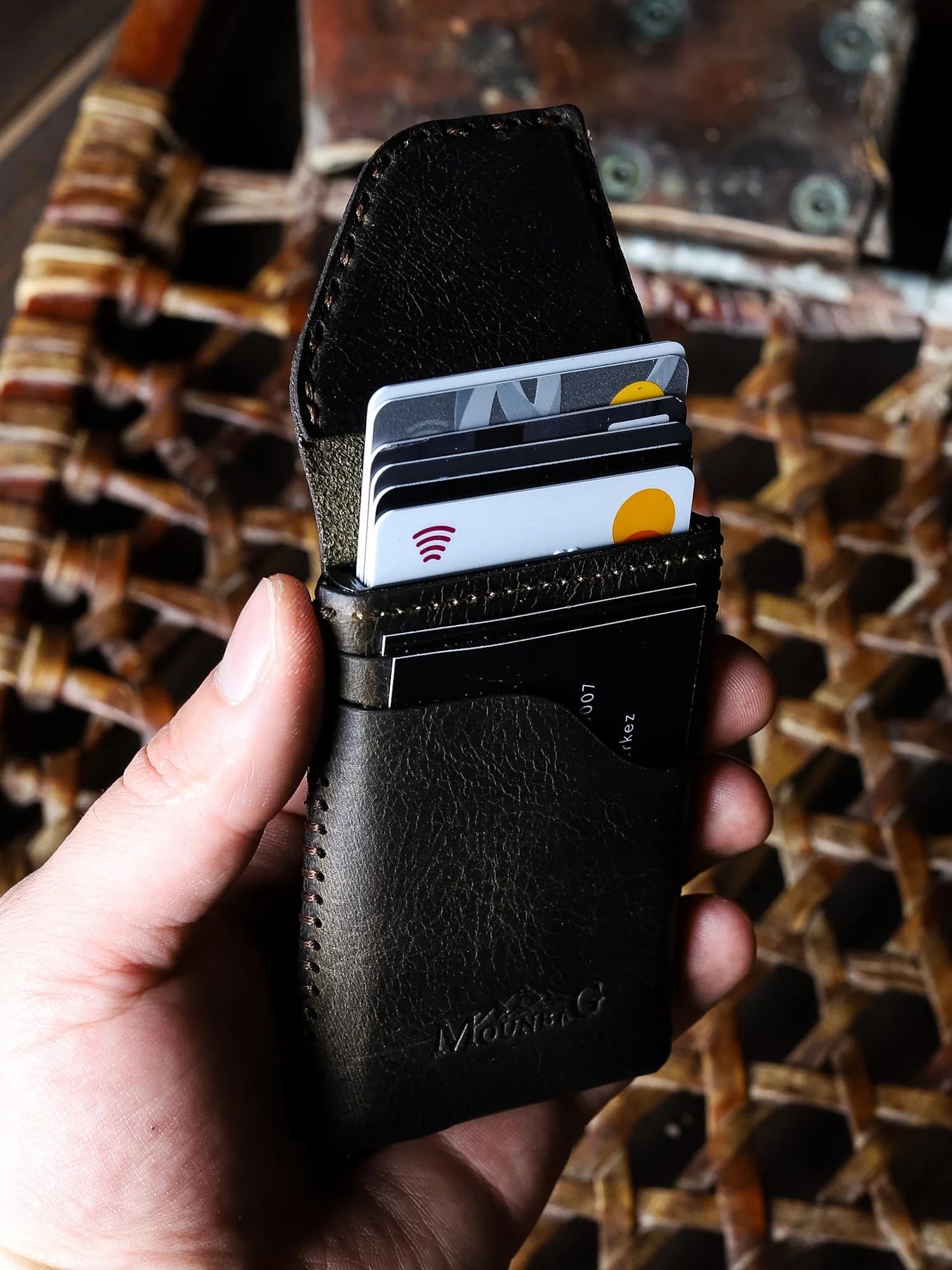 Sardes Mekanizmalı Deri Kartlık