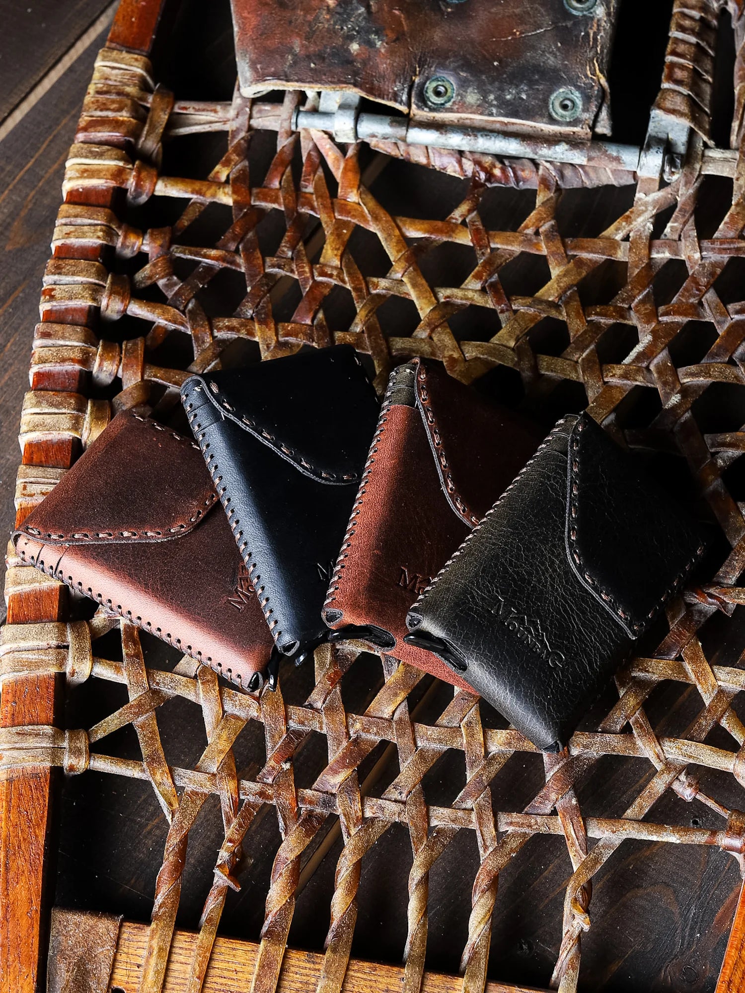 Sardes Mekanizmalı Deri Kartlık